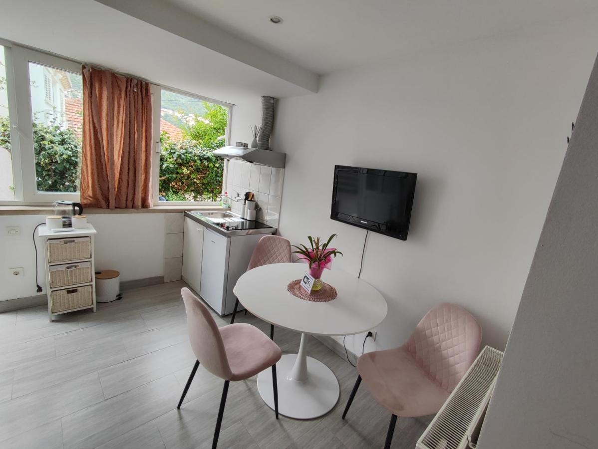 Zoric Apartments & Rooms 2 ดูบรอฟนิก ภายนอก รูปภาพ