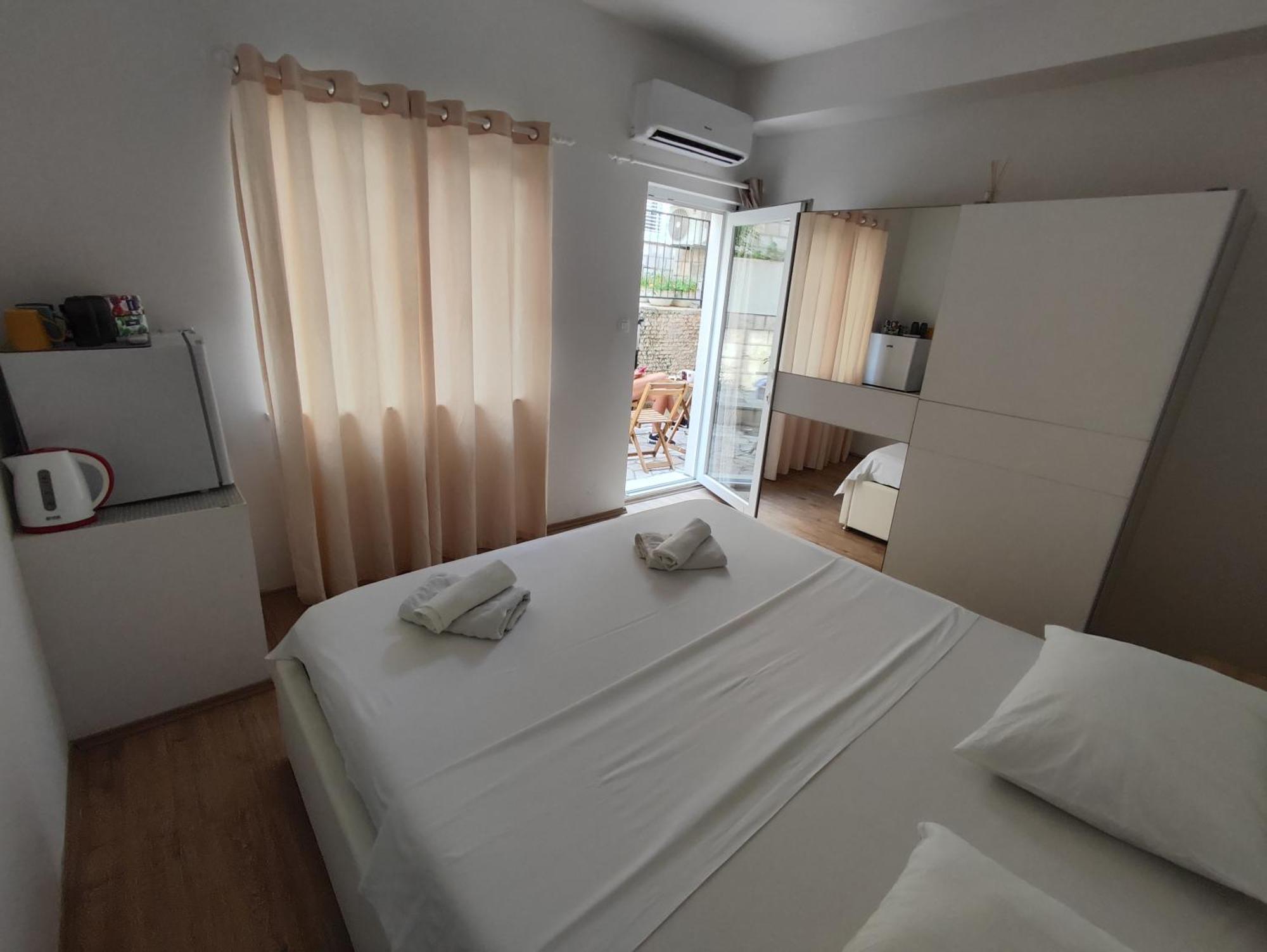 Zoric Apartments & Rooms 2 ดูบรอฟนิก ภายนอก รูปภาพ