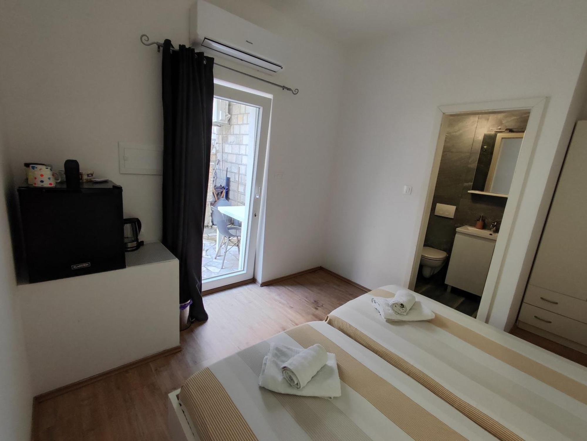 Zoric Apartments & Rooms 2 ดูบรอฟนิก ภายนอก รูปภาพ